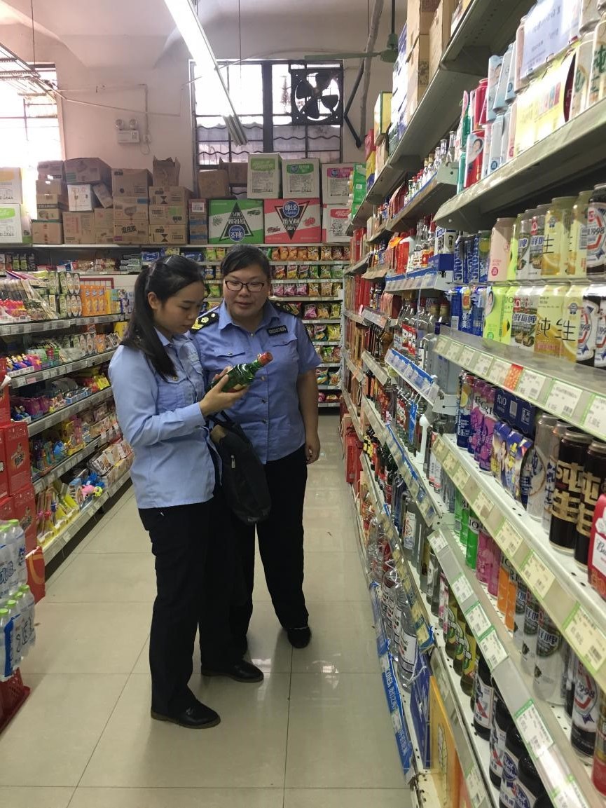 西鄉塘食藥所開展酒類產品專項檢查，筑牢食品安全防線